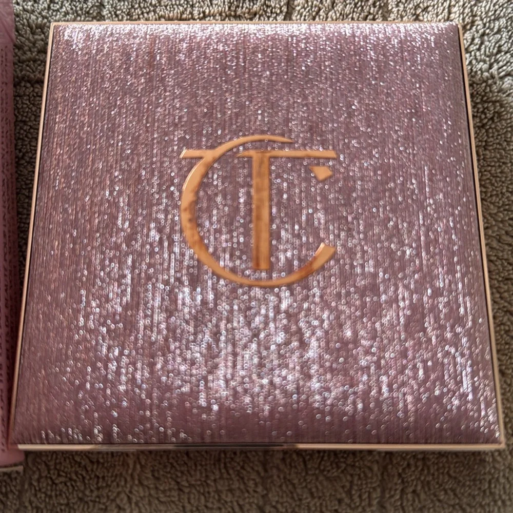 BNIB CHARLOTTE TILBURY PRETTY GLOWING BEAUTY PALETTE - Picture 3 of 4